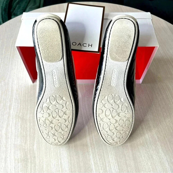 Coach Percy loafers in crinkle patent size 9.5. - Picture 4 of 6